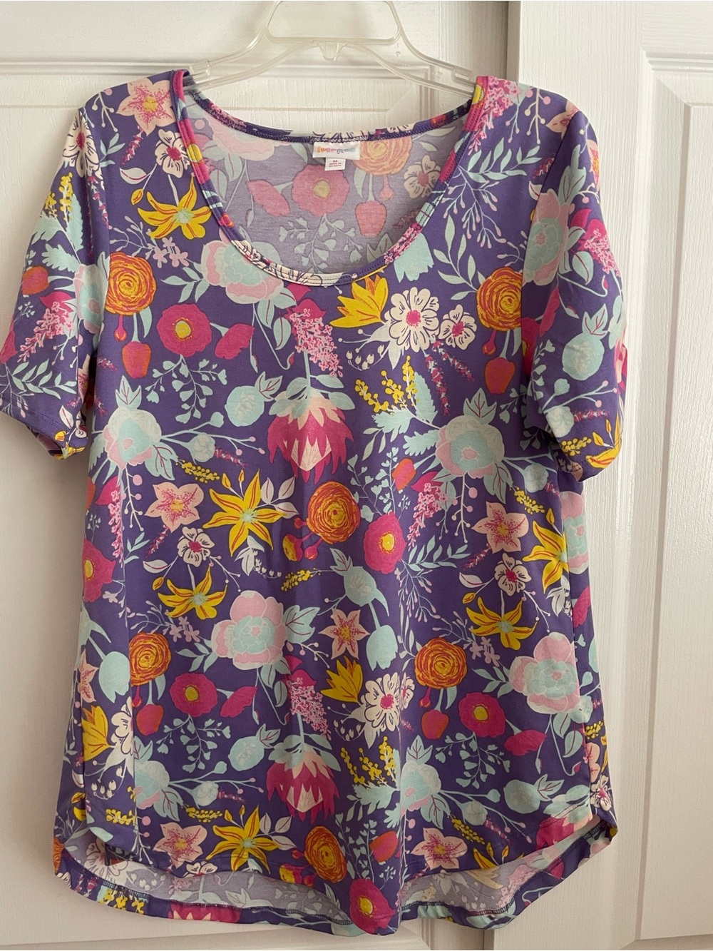 Like New: Medium Lularoe Morgan top ruched short sleeves purple floral